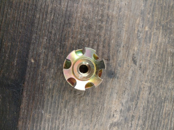 STAR NUT BARB BOLT ZERT FOR LADDERS